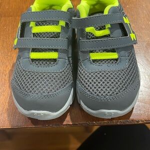Under Armour Green Sneakers with Velcro Straps and Breathable Mesh